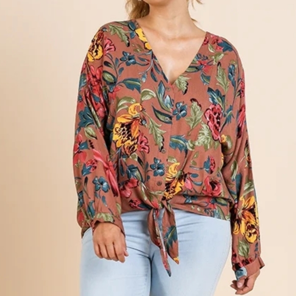Umgee Tops - 🎉HP 👚 UMGEE Women's Top Flowy Floral